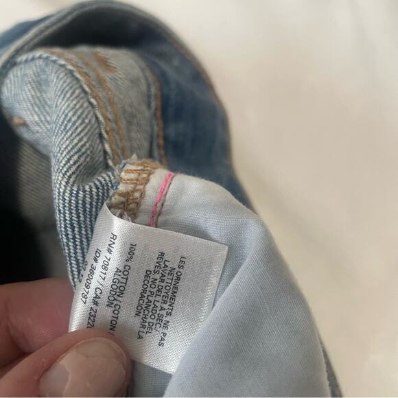 PINK Victorias Secret cheeky jean shorts distressed blue denim size 6 - Picture 4 of 4